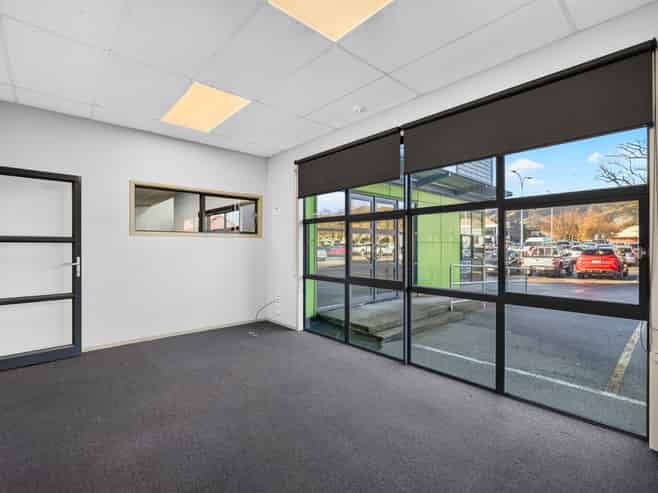 Flexible Office Space with Excellent Parking