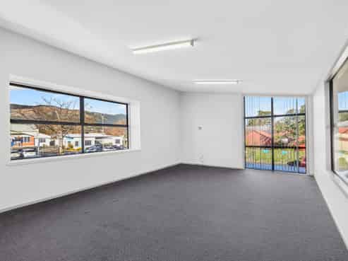 Flexible Office Space with Excellent Parking