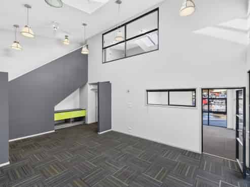 Flexible Office Space with Excellent Parking