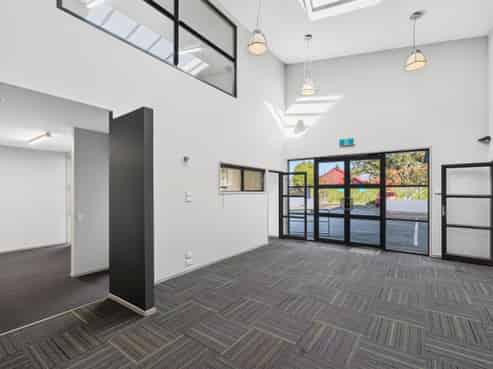 Flexible Office Space with Excellent Parking