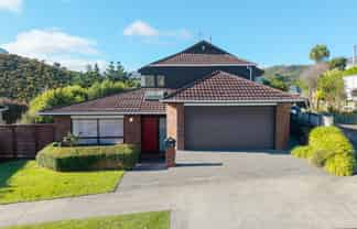 12 Longmont Terrace, Churton Park