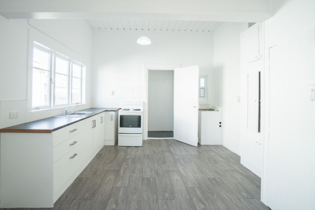 Handy Location-  4 Bedrooms - Widok 4