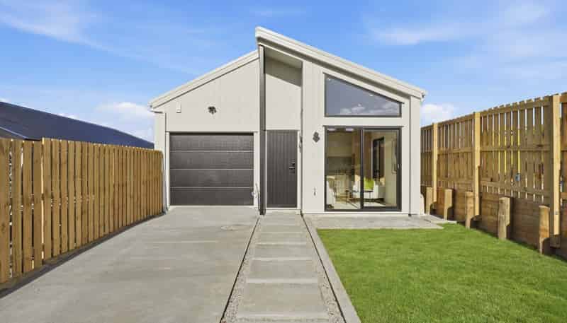 72 Ara Taha Crescent, Orewa