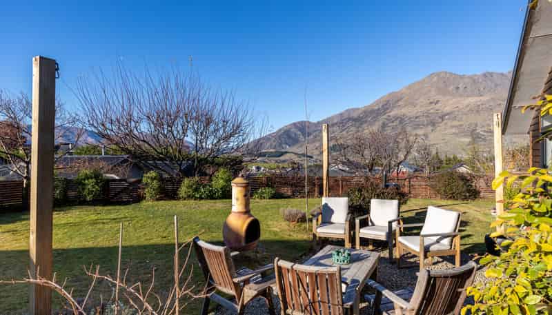 1 Witley Lane, Lower Shotover