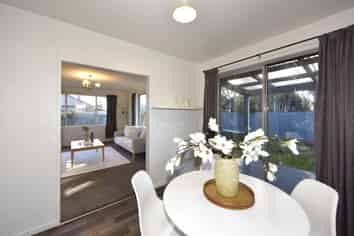  2/36 Compton Street, Woolston