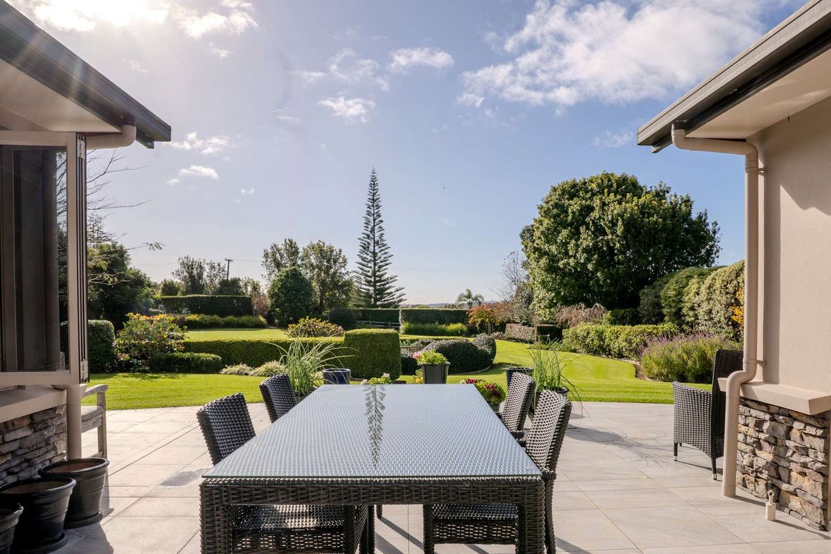 WHERE LUXURY MEETS PRACTICAL LIVING - Mehr