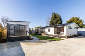 908A Outram Road, Akina