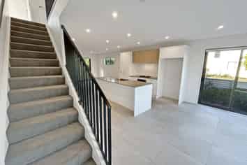 19 Whimbrel Road , Flat Bush