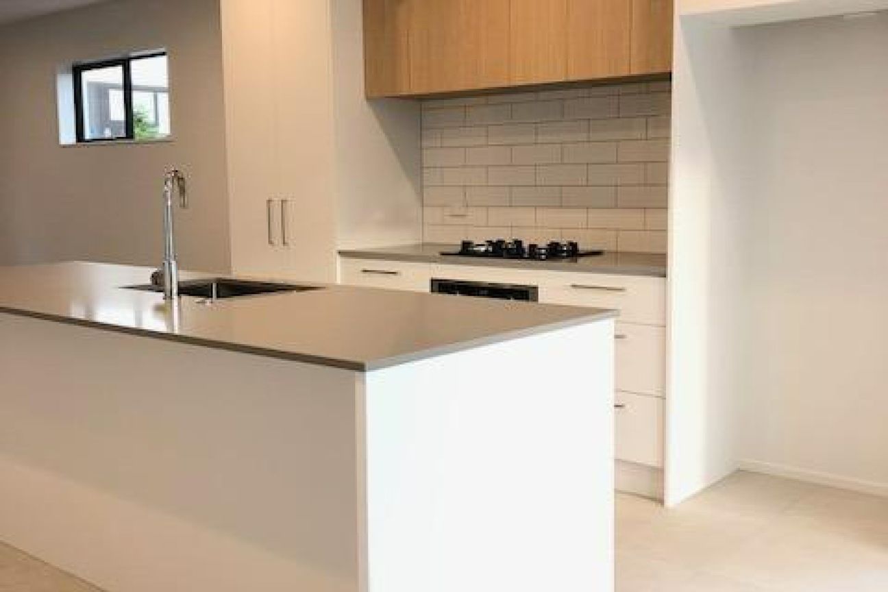 Modern High Spec Living - Vista 6