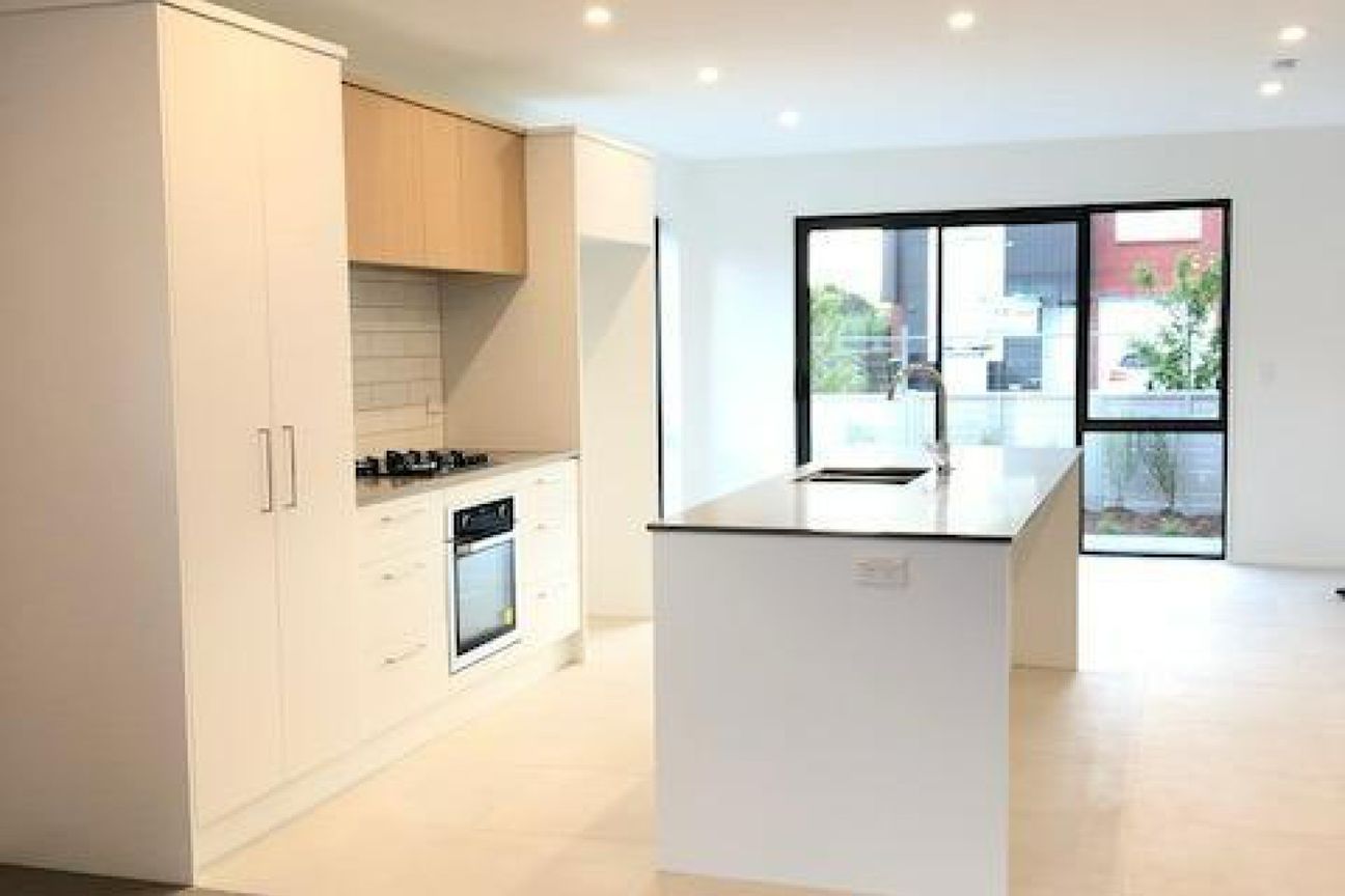 Modern High Spec Living - Vista 4