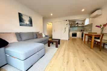 21 Government Road, Raglan