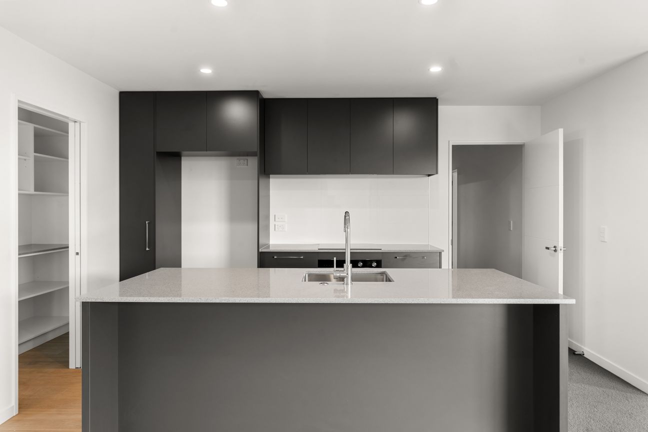 Priced to Move - 215sqm of Family Living - Vista 4