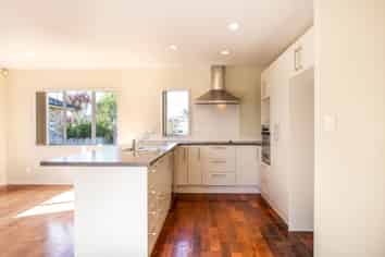 15  Raabia Close, Parakai
