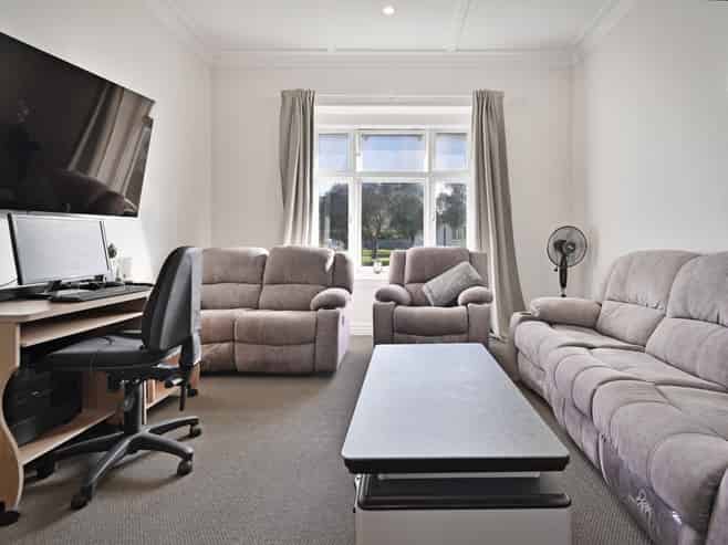 900 Albert Street, Parkvale