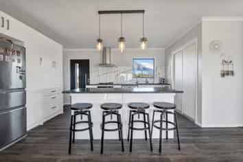 83 Peters Road, Kaimiro
