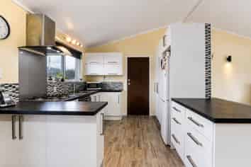 20A Whitworth Road, Utuhina