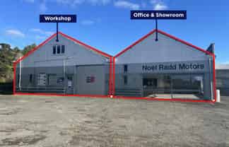 High exposure workshop, showroom and offices