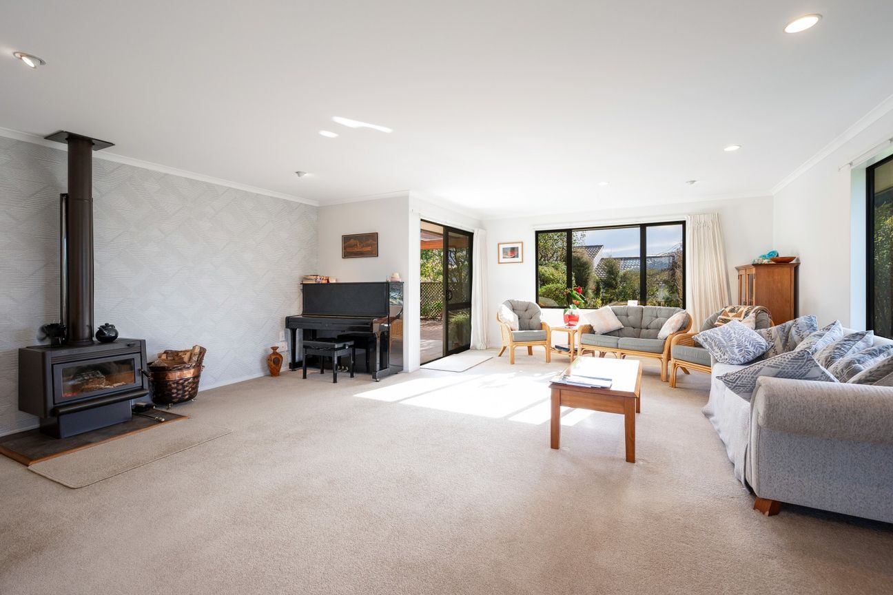 Space & Serenity, Steps from the Village! - Vista 6