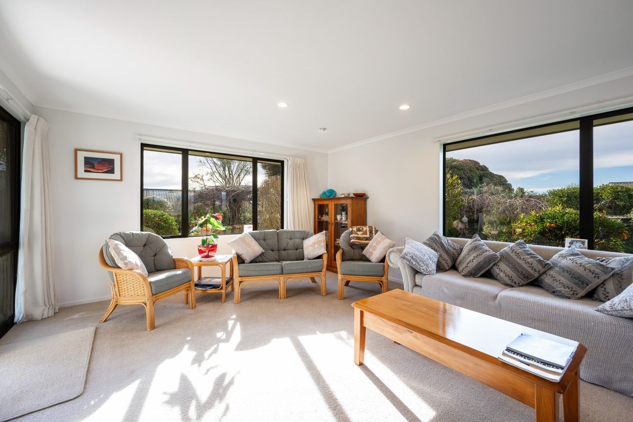 Space & Serenity, Steps from the Village! - Vista 5