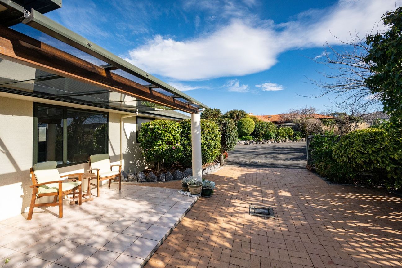 Space & Serenity, Steps from the Village! - Vista 4