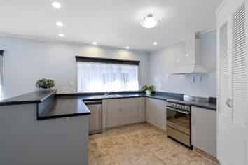 14 Sandel Rise, Merrilands