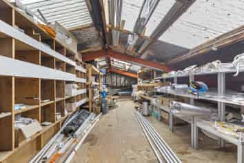 Versatile Workshop & Office in Prime Location!