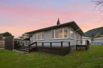 3 Liane Place, Mangakakahi