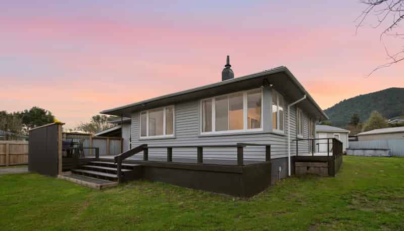 3 Liane Place, Mangakakahi
