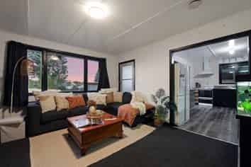 3 Liane Place, Mangakakahi
