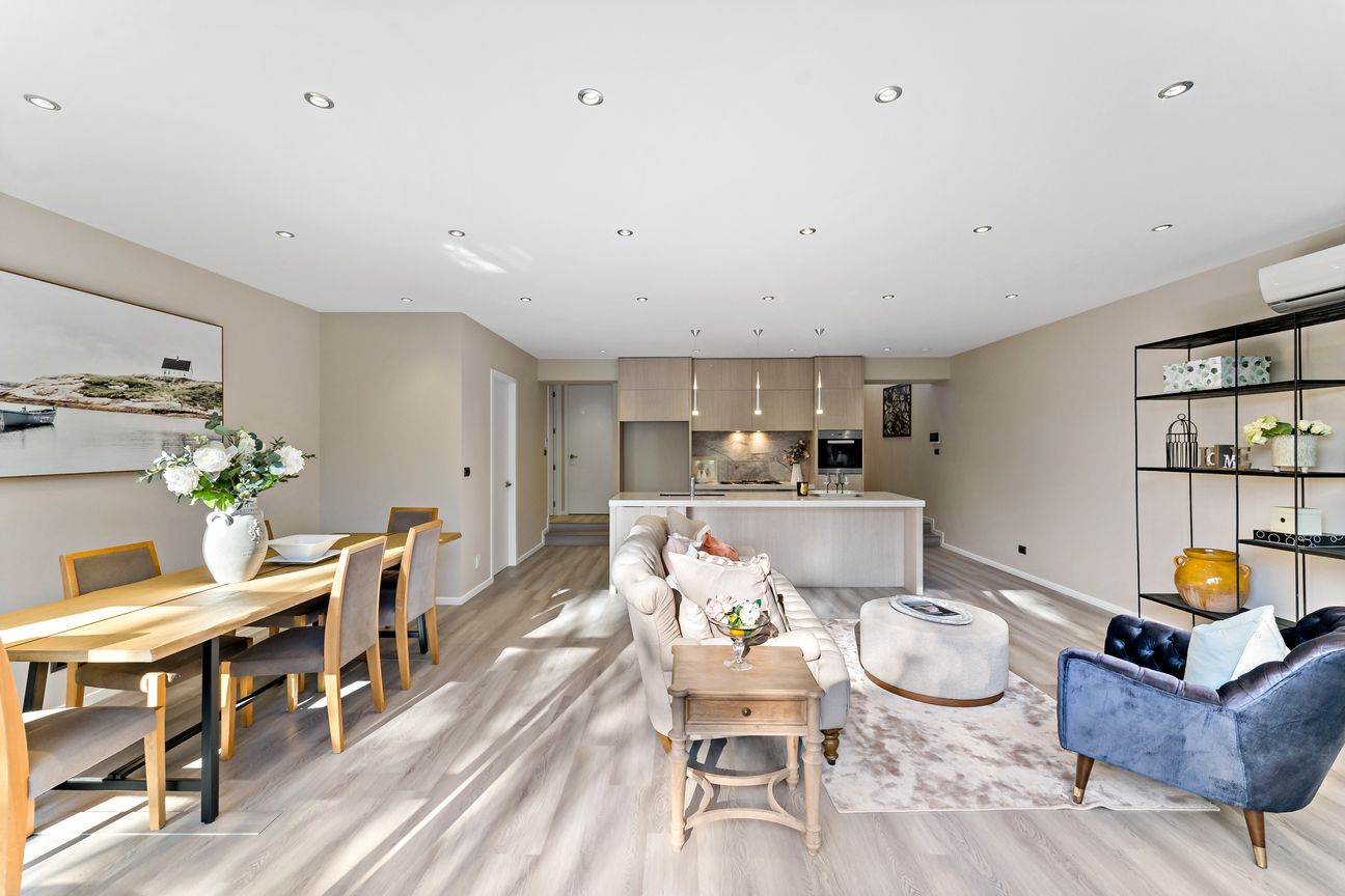 Modern Refurbished Hidden Gem, Now $1,668,000 - Widok 2