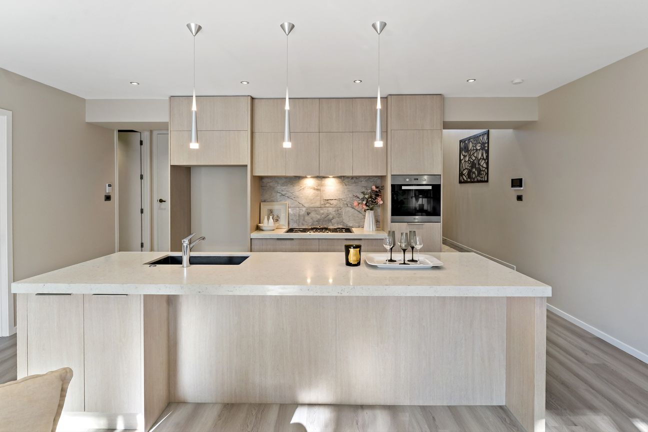 Modern Refurbished Hidden Gem, Now $1,668,000 - Widok 5