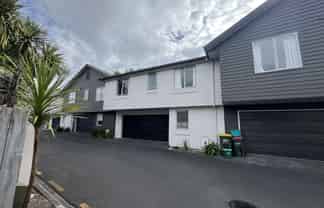 8/6 Page Place, Hamilton East