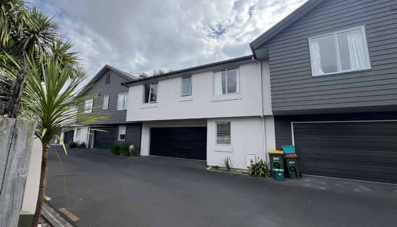 8/6 Page Place, Hamilton East