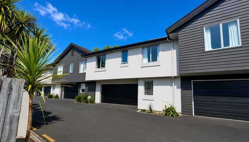 8/6 Page Place, Hamilton East