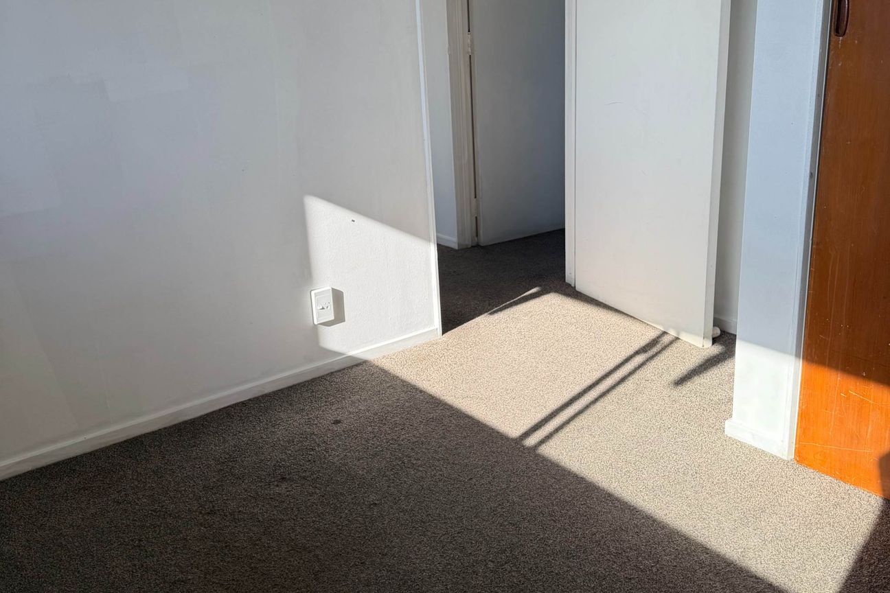 Recently Refurbished 2 Bedroom Unit For Rent I... - Widok 4