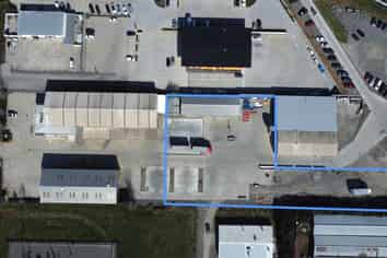 Large yard + warehouse and portacom 