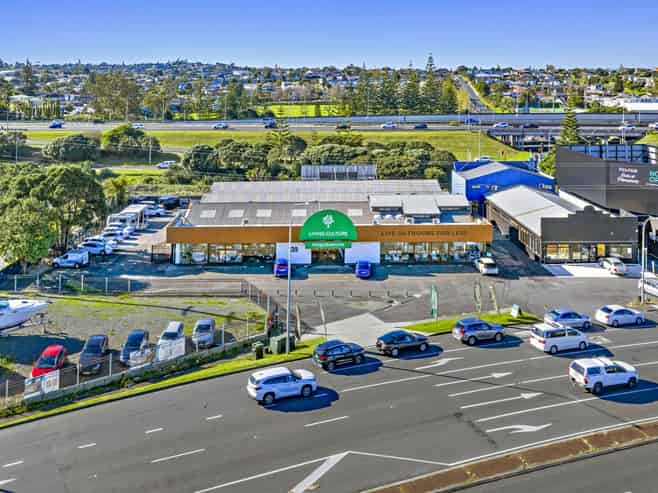 Wairau Road – bank on the location