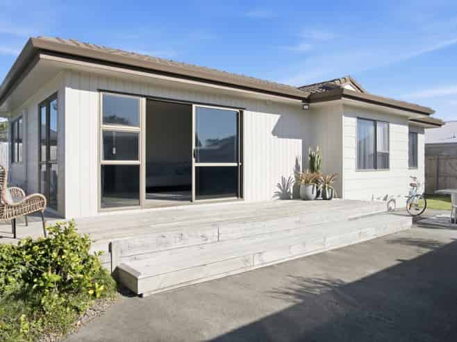 16 Tahara Crescent, Mount Maunganui