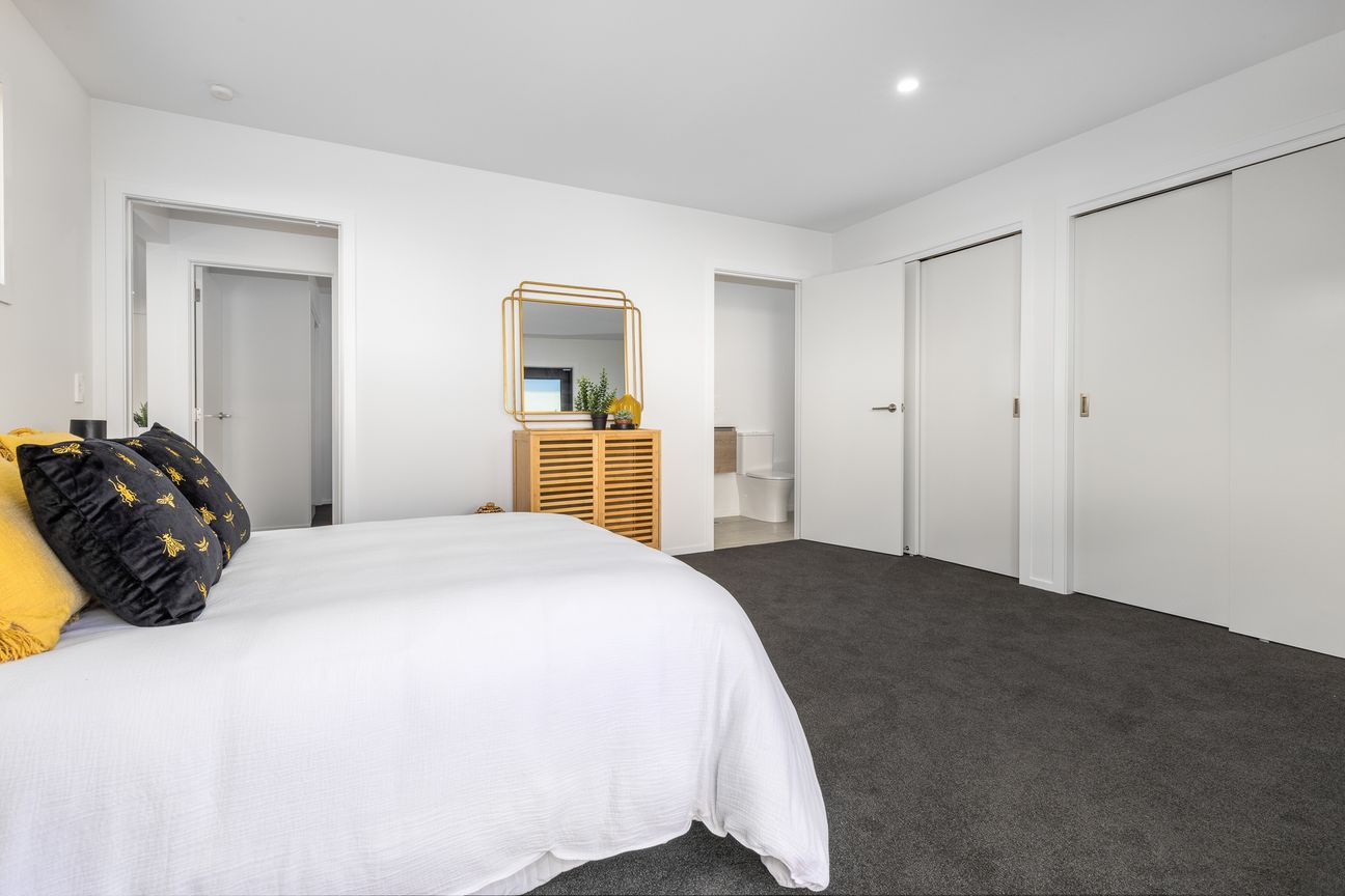 Brand New, Horowhenua College Zoned - Bild 5