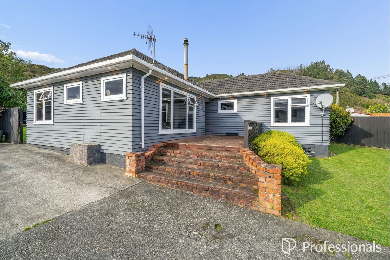 Three Bedrooms, Sleepout & Double Garaging - Bild 6
