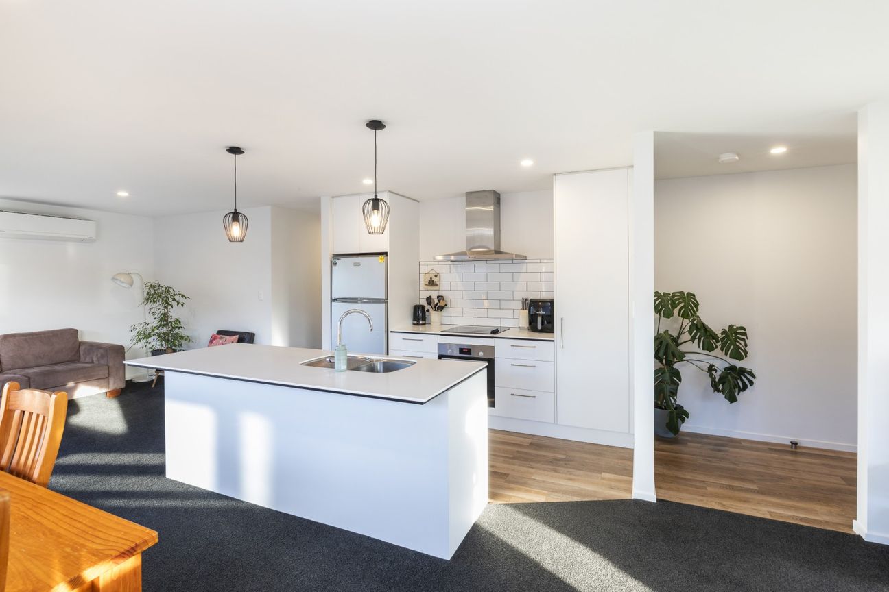 Dressed to impress, priced to sell – pohled 4