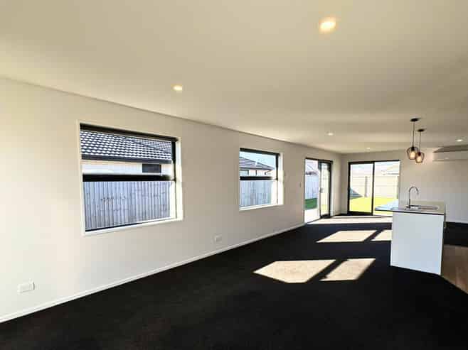 24 Halpin Drive, Lincoln