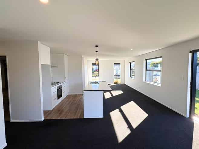 24 Halpin Drive, Lincoln