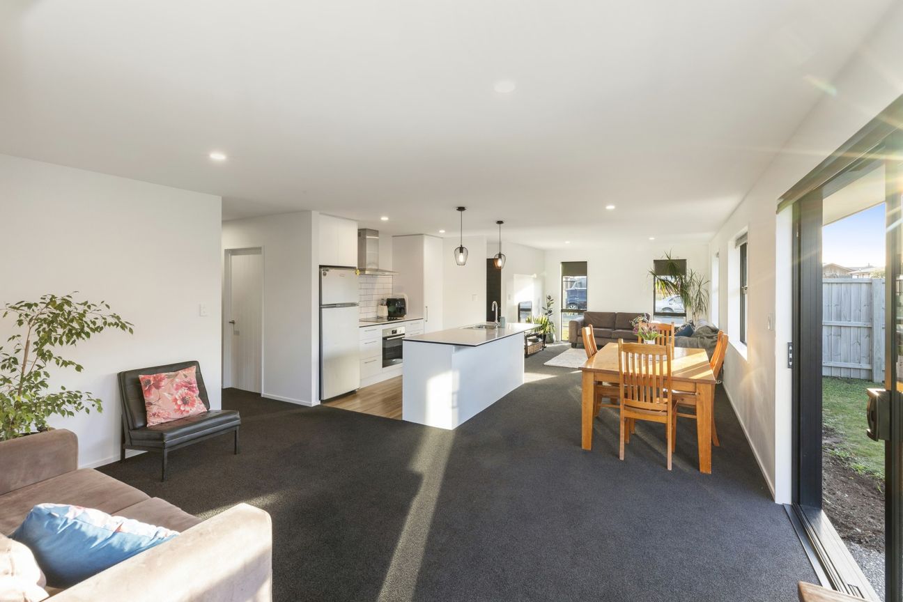 Dressed to impress, priced to sell – pohled 5