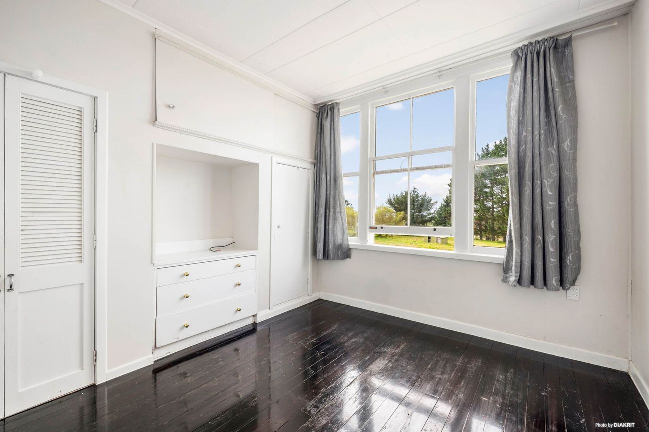 Simple Living in a Character-Filled Home - Vista 6