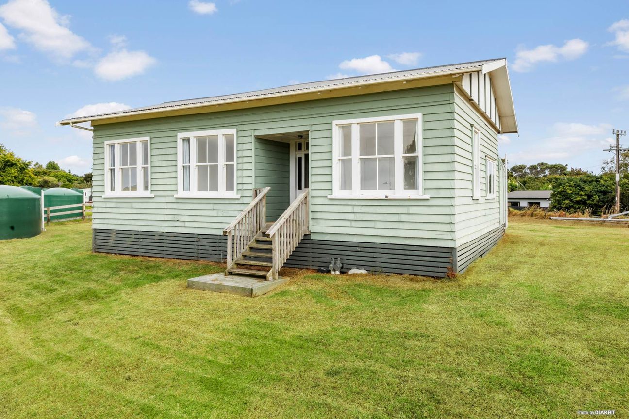 Simple Living in a Character-Filled Home - Vista 2
