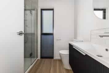 D&E/624A Queen Street, Levin