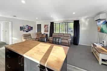 25 Old Coach Road South, Otaki Beach