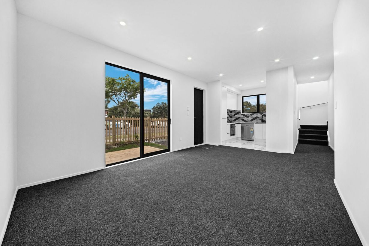 Brand New 5 Bedroom + Office Townhouse - Vista 4