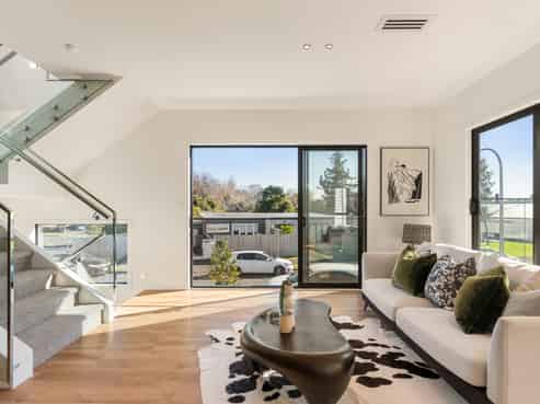 7A Cruickshank Crescent, Meadowbank